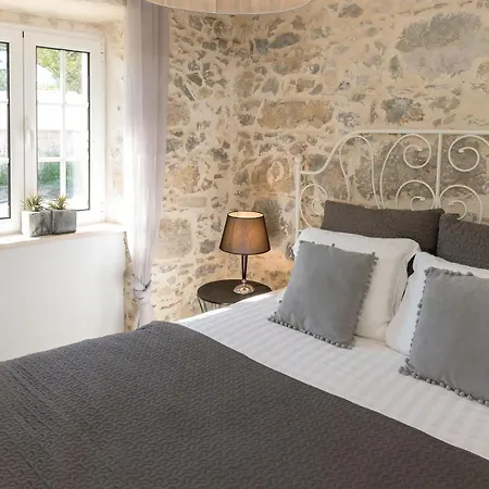 Quinta Bogesi לינה וארוחת בוקר 4*