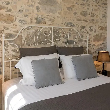 לינה וארוחת בוקר Quinta Bogesi 4*